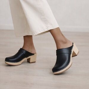 No. 6 Leather Clog 37